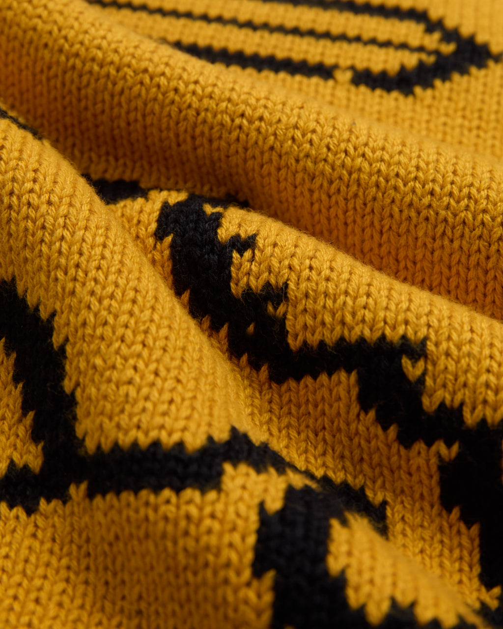 SHIELD SWEATER BLACK