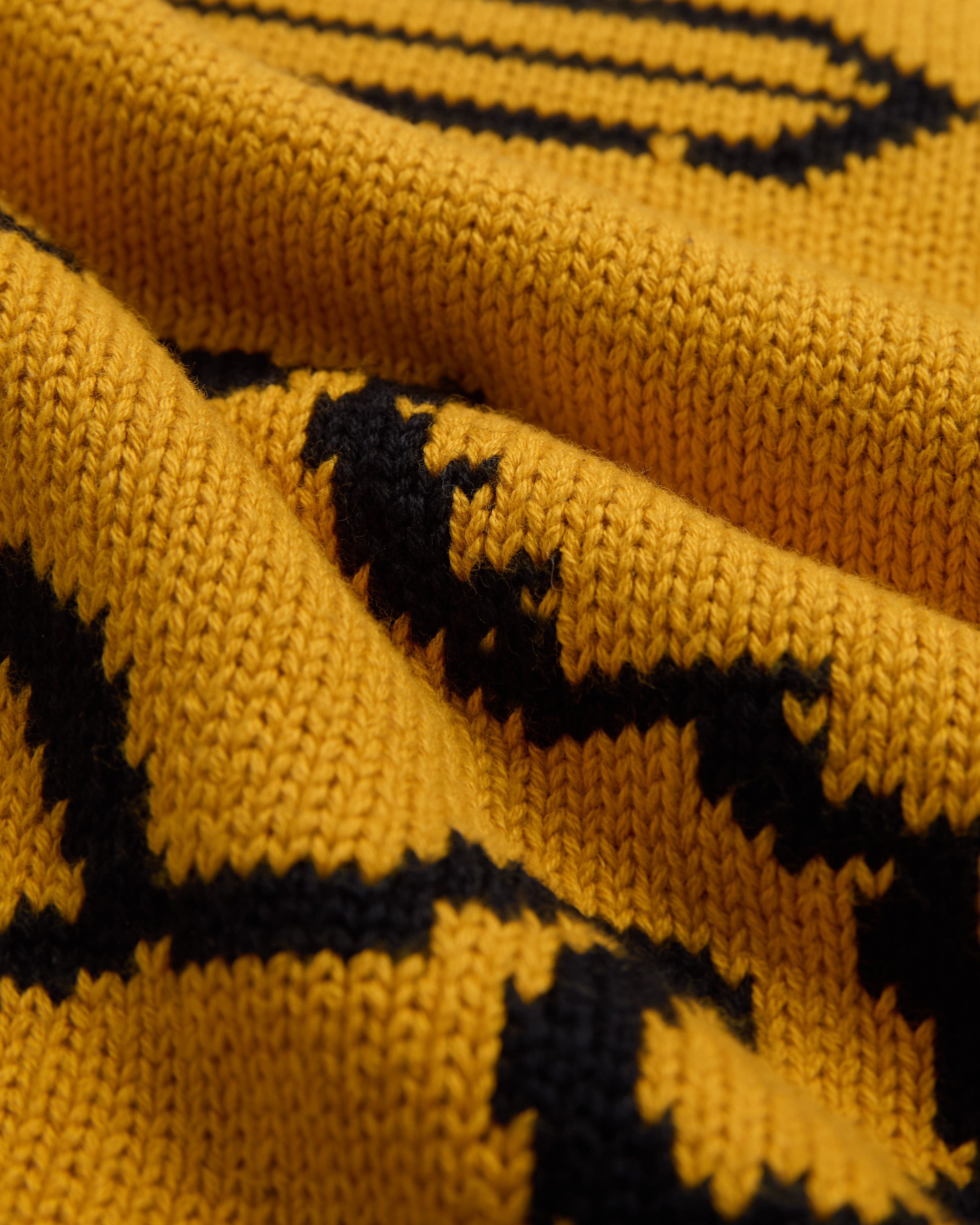 SHIELD SWEATER BLACK